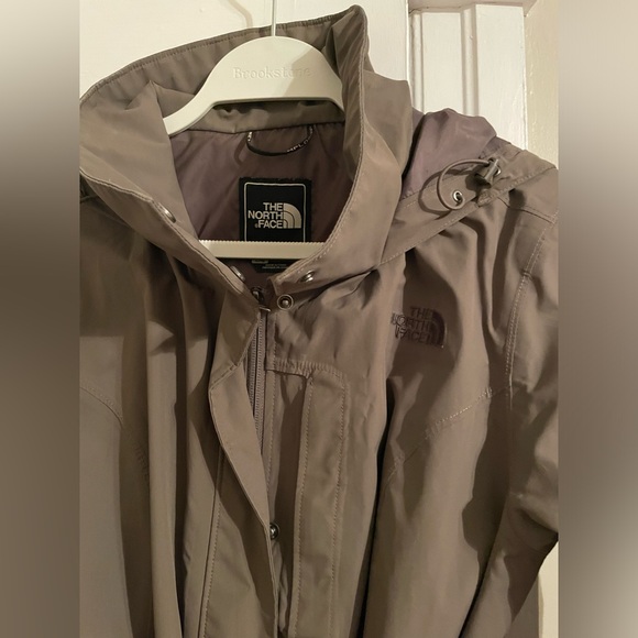 Woman’s North Face Rain Jacket - Picture 3 of 4